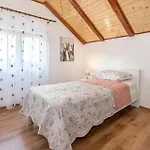 Apartment 3 Bedroom Gorgeous Apartment In Skradin *
