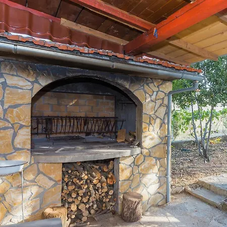 3 Bedroom Stunning In Apartment *