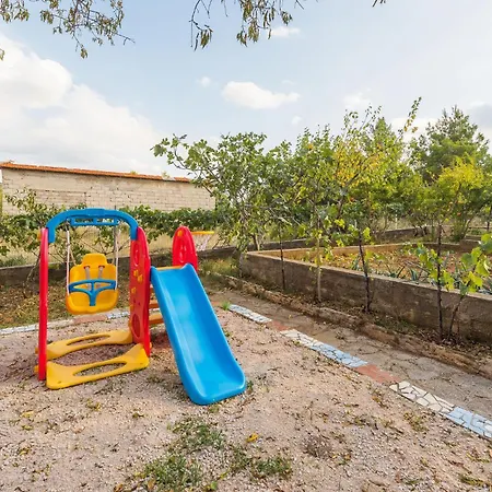 3 Bedroom Stunning In Daire Skradin