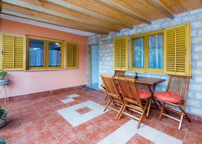 3 Bedroom Stunning In דירה