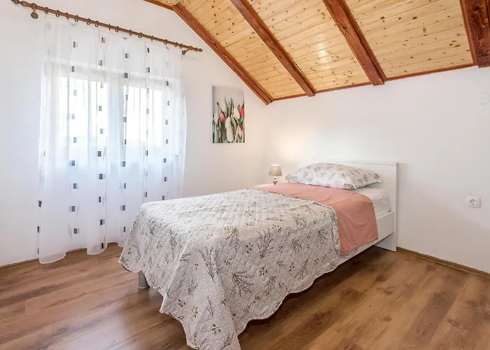 דירה 3 Bedroom Stunning In *