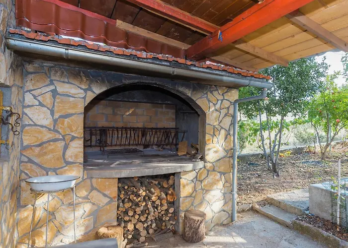 3 Bedroom Stunning In דירה *